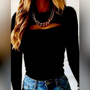 NEW Ribbed cut out long sleeved shirt